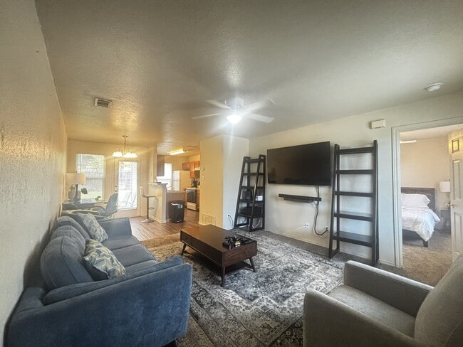 Photo - 409 Creek St Unit #B