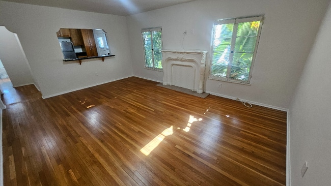 Photo - 1210 N Orange Grove Ave Unidad 7