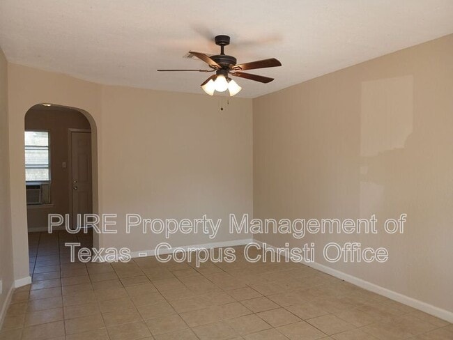 Photo - 4937 Blundell Dr