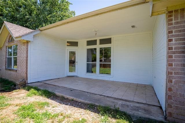 Photo - 492 Shade Tree Cir