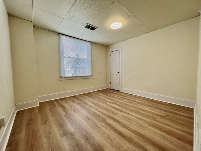 Photo - Updated 2 Bedroom apartment Unidad 336 1/2 E 12th Ave - 2nd FL Rear