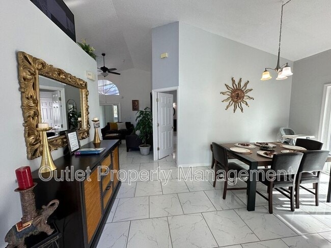 Photo - 645 Majesty Dr