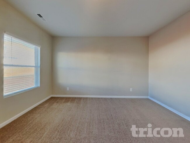 Photo - 3941 Cowen St