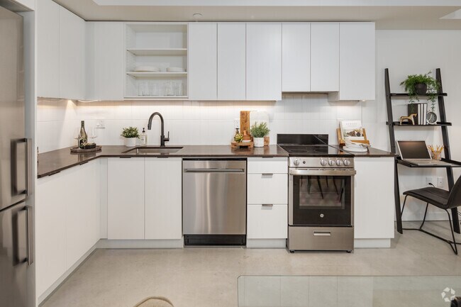 1BR - 1BA - 519SF - Kitchen - Main & 41st Apartments