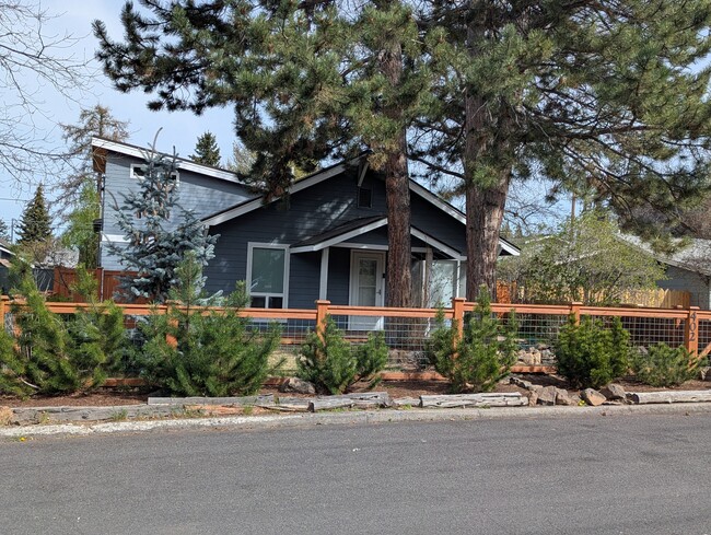 Building Photo - 402 NW 12th St