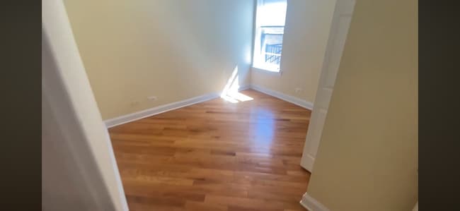 Photo - 6949 N Oakley Ave