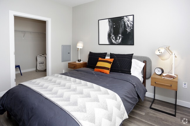 1BR, 1BA - 650 SF - Beacon 85