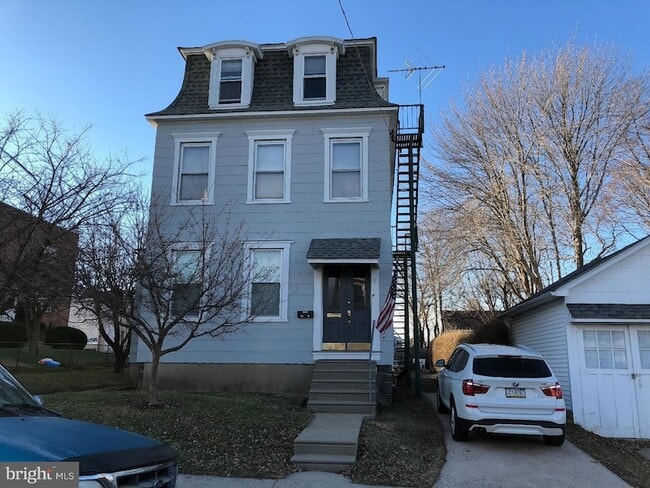 Building Photo - 11 N Central Ave Unit 3 Rental