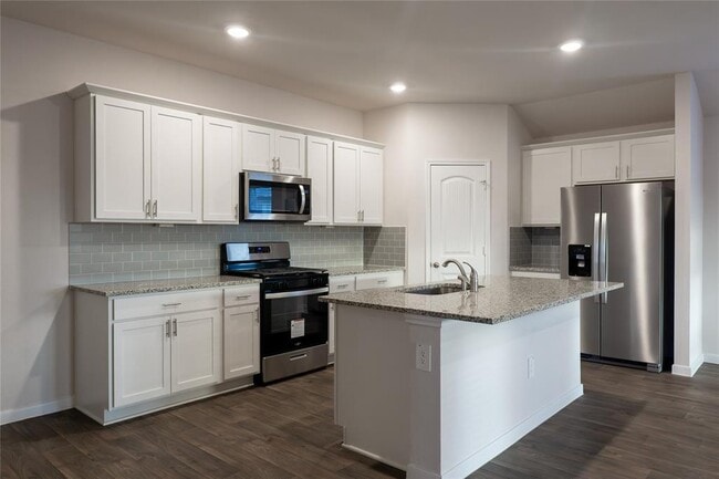 Photo - 401 Abbey Ln