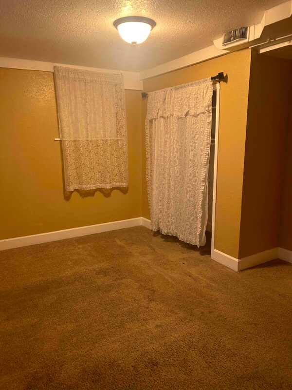 Photo - 4519 Cook St