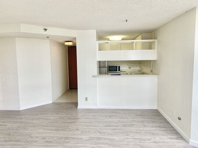 Photo - One bedroom one bath in Highly Desirable B... Unidad 1715