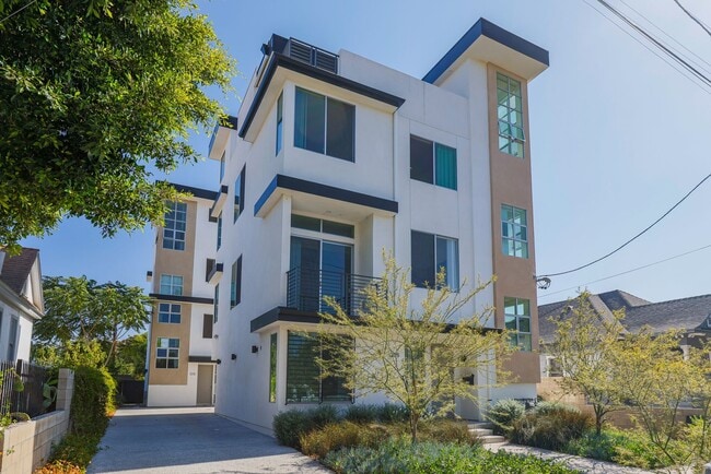 Building Photo - Gemini Townhomes