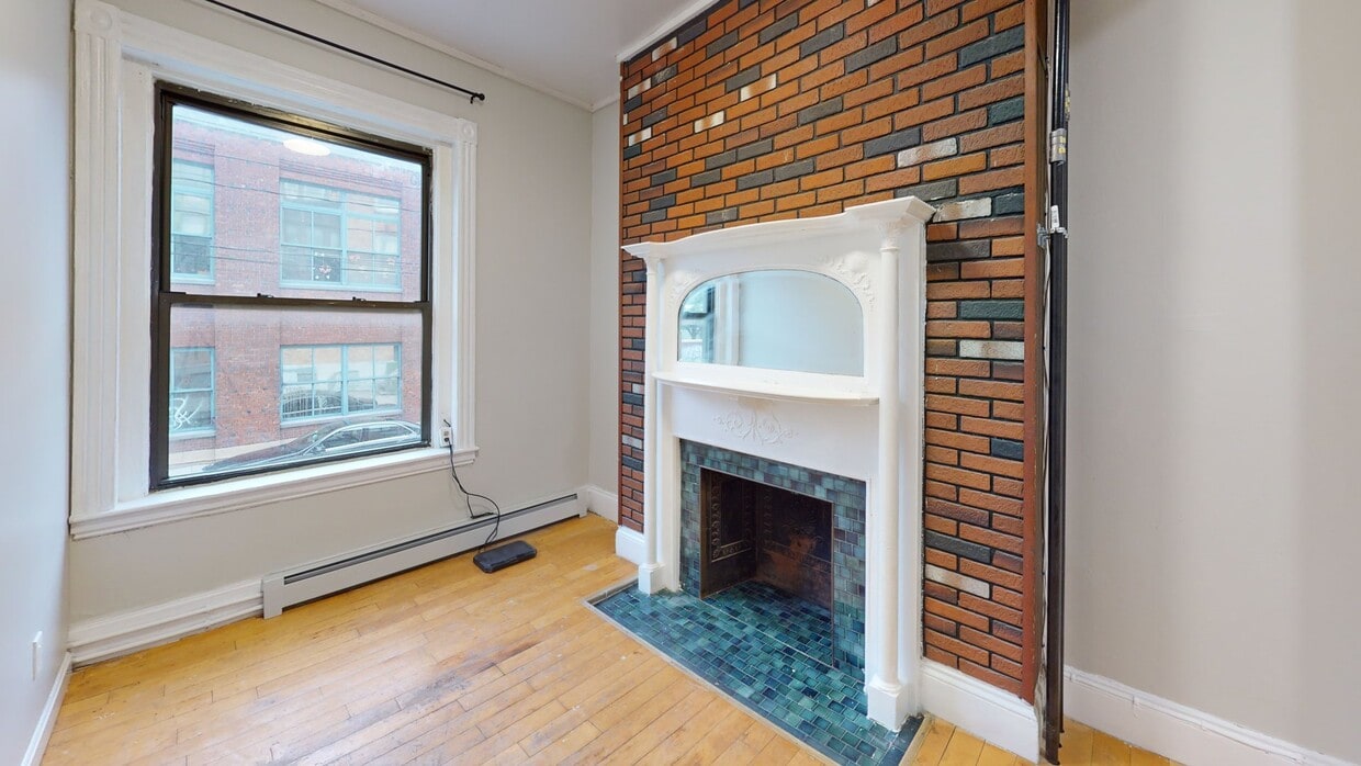 Photo - Private bedroom in 5 bed/2 bath Home