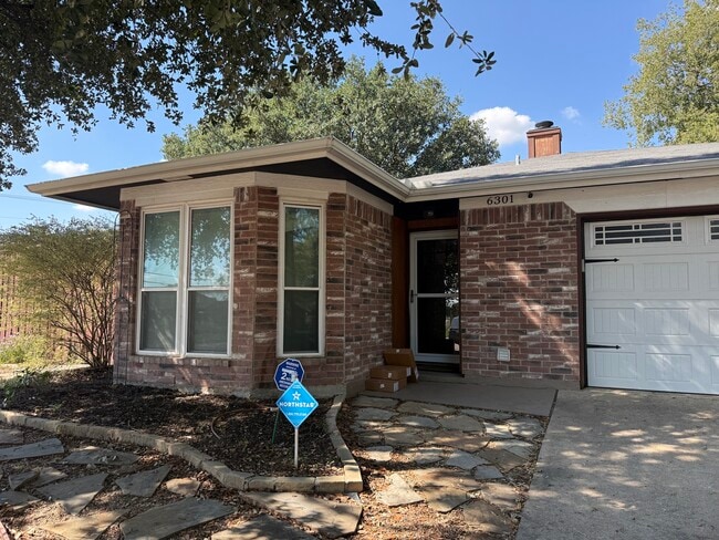 Photo - 6301 Glen Knoll Dr