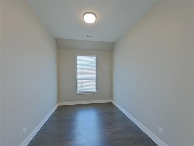 Photo - 1008 Faringdon Dr