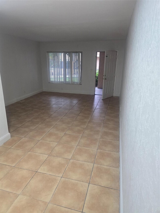 Building Photo - 2436 NW 39th Wy