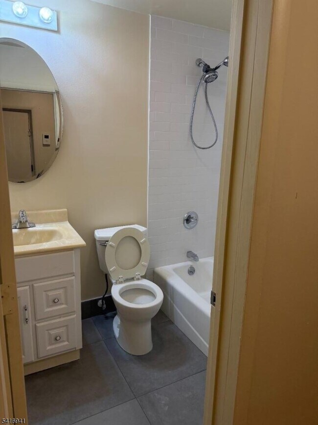 Photo - 349 Gorge Rd Unidad 1