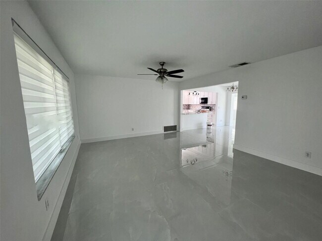 Photo - 8441 NW 18th St