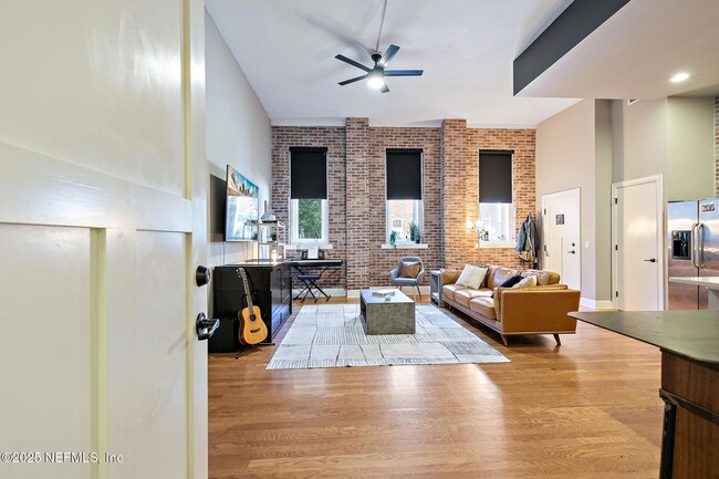 Photo - 2525 College St Unidad 1105 Rental
