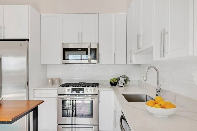 Photo - 1130 Penn St NE