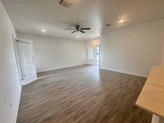 Photo - 5612 Lehigh St