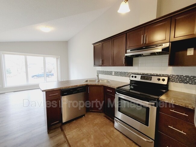 Photo - 12124-12122 122 St NW Unit MAIN