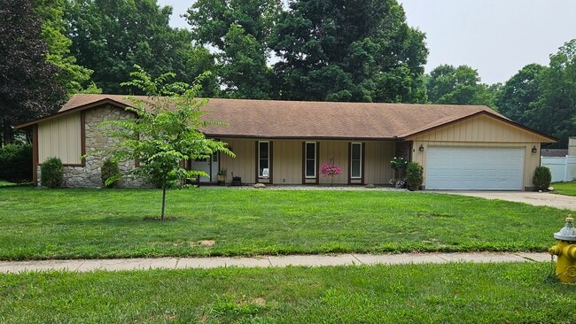 Building Photo - 2032 Meadowside Ln