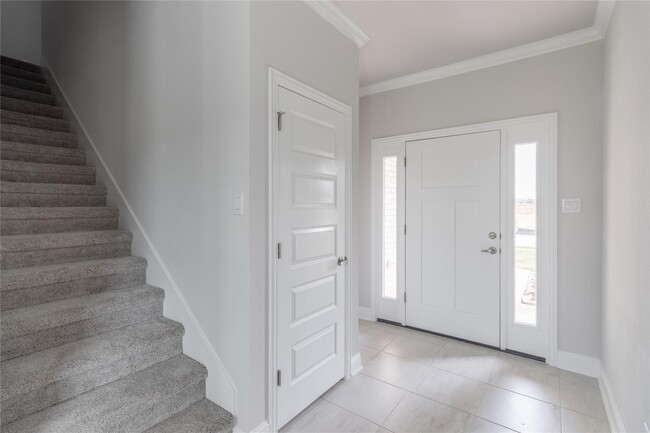 Photo - 401 Sunray Lake Ln