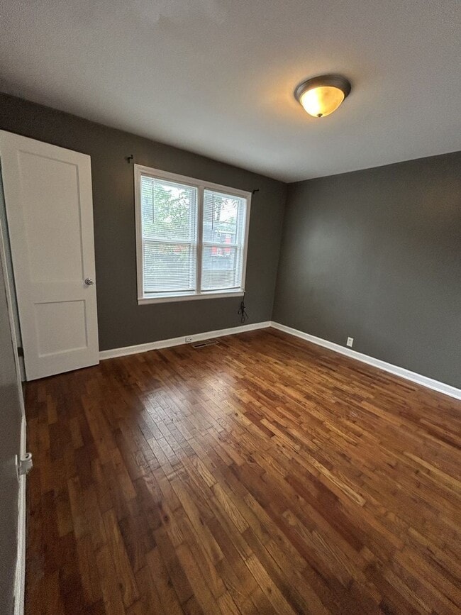 Photo - 111 W Lindburg St Unit 111 W Lindburg Apt C