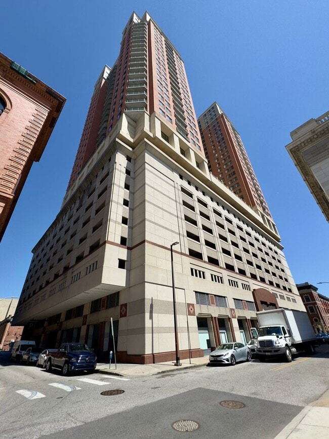 Building Photo - Charming 1 Bedroom/1 Bathroom Apartment Unit 2306