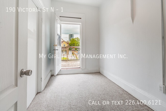 Photo - 190 Victoria St N Unité 1