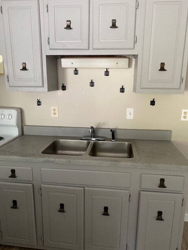 1057 Strickland Bridge Rd Apartments Fayetteville, NC