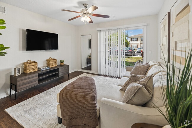 3BR, 2BA - 1,109SF - Living Room