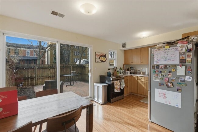 Photo - 1631 W Belle Plaine Ave