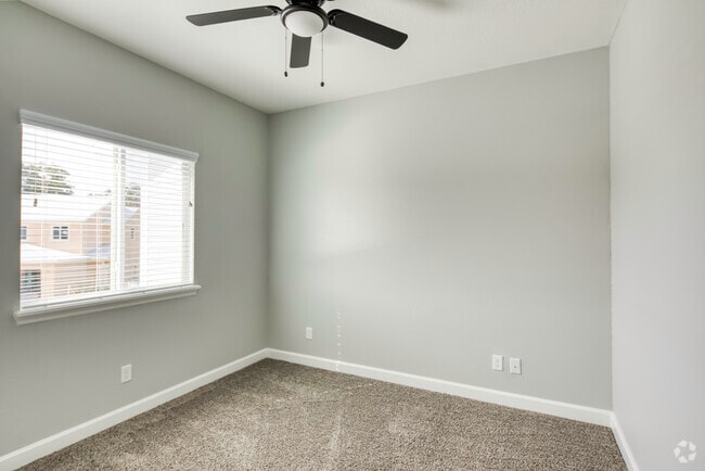 2BR, 2.5BA - 1425SF - 2401 NW 21st St Winter Haven, FL