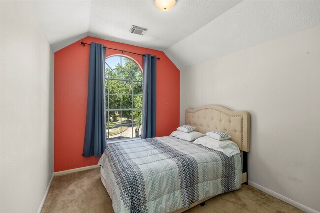 Photo - 723 Avery Dr