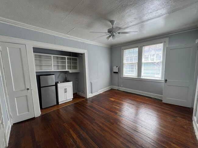 Photo - 1043 Saint Charles Ave NE