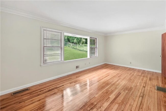 Photo - 2798 Dearwood Dr SW