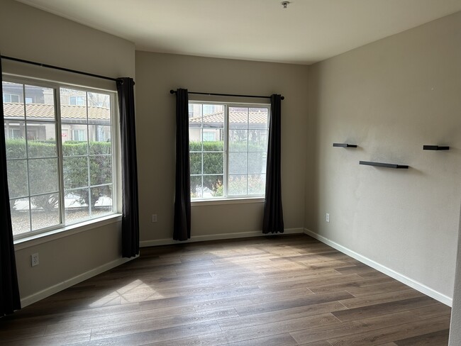 Photo - 4200 E Commerce Way Unit 813