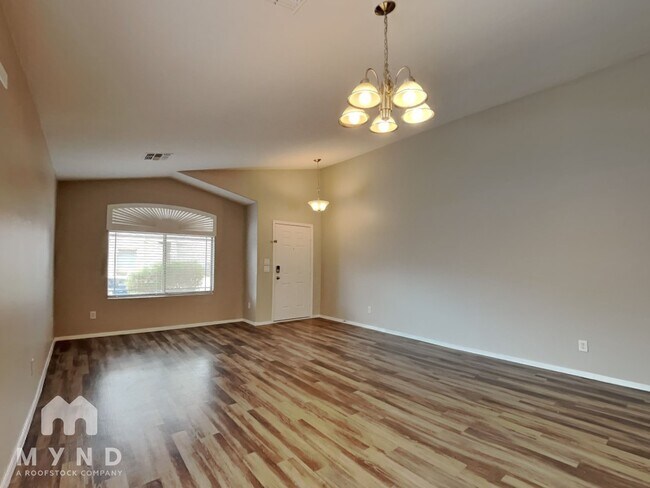 11806 W Camino Vivaz