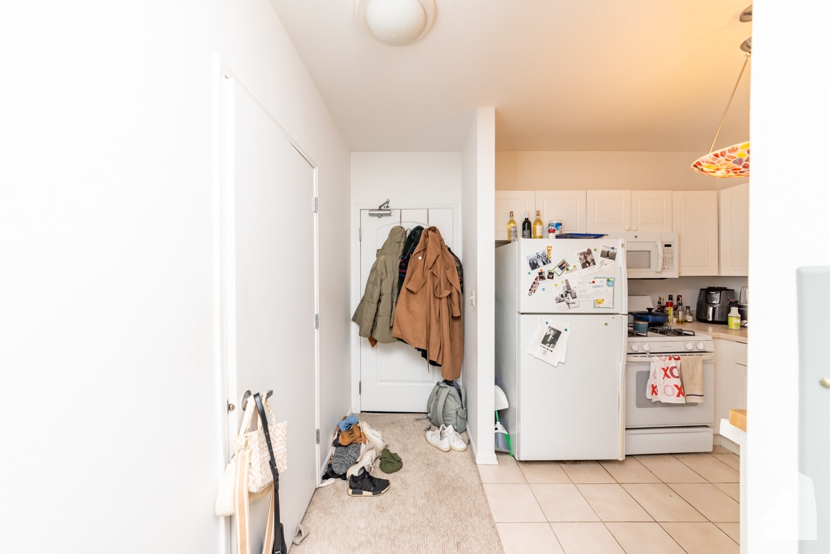 Photo - 21 W Chestnut St Unit 1607