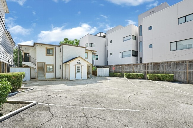 Photo - 1603 Welch St