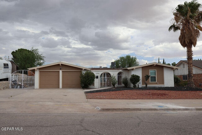 Building Photo - 6704 La Cadena Dr