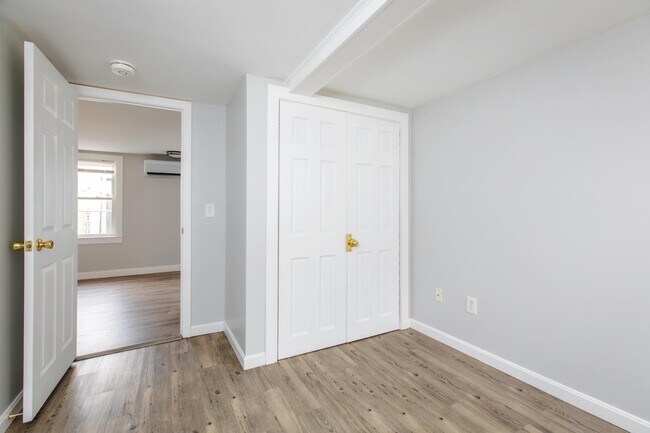 Photo - 5 Johnson Ave