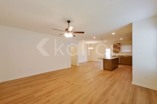 Photo - 111 Salvat Dr