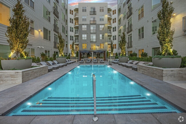 Building Photo - Hanover Everett Rental