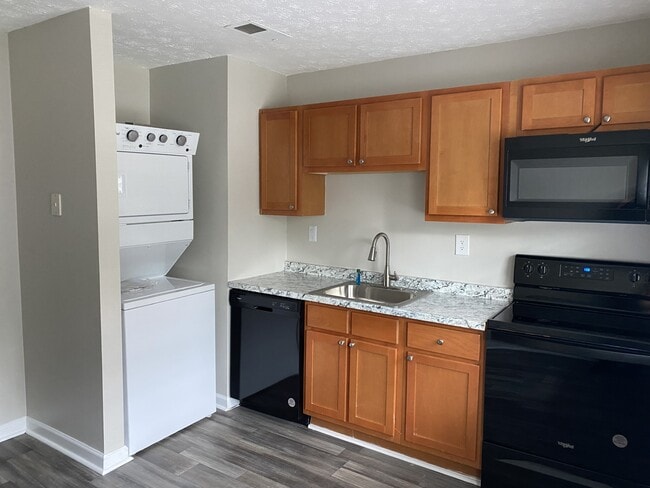 Kitchen with Washer & Dryer