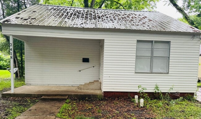 Photo - 2418 Alma St