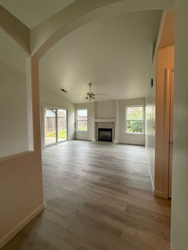 Photo - Beautiful 4 bedroom 2 bath home