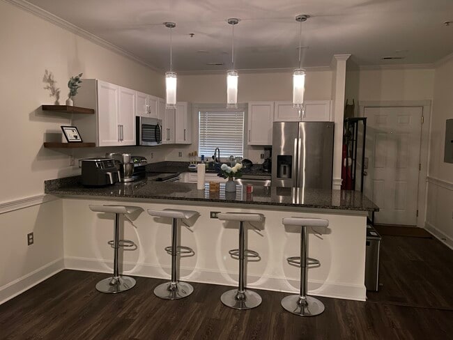 Building Photo - 9066 Meadow Vista Rd Unit 9066 Meadow Vista